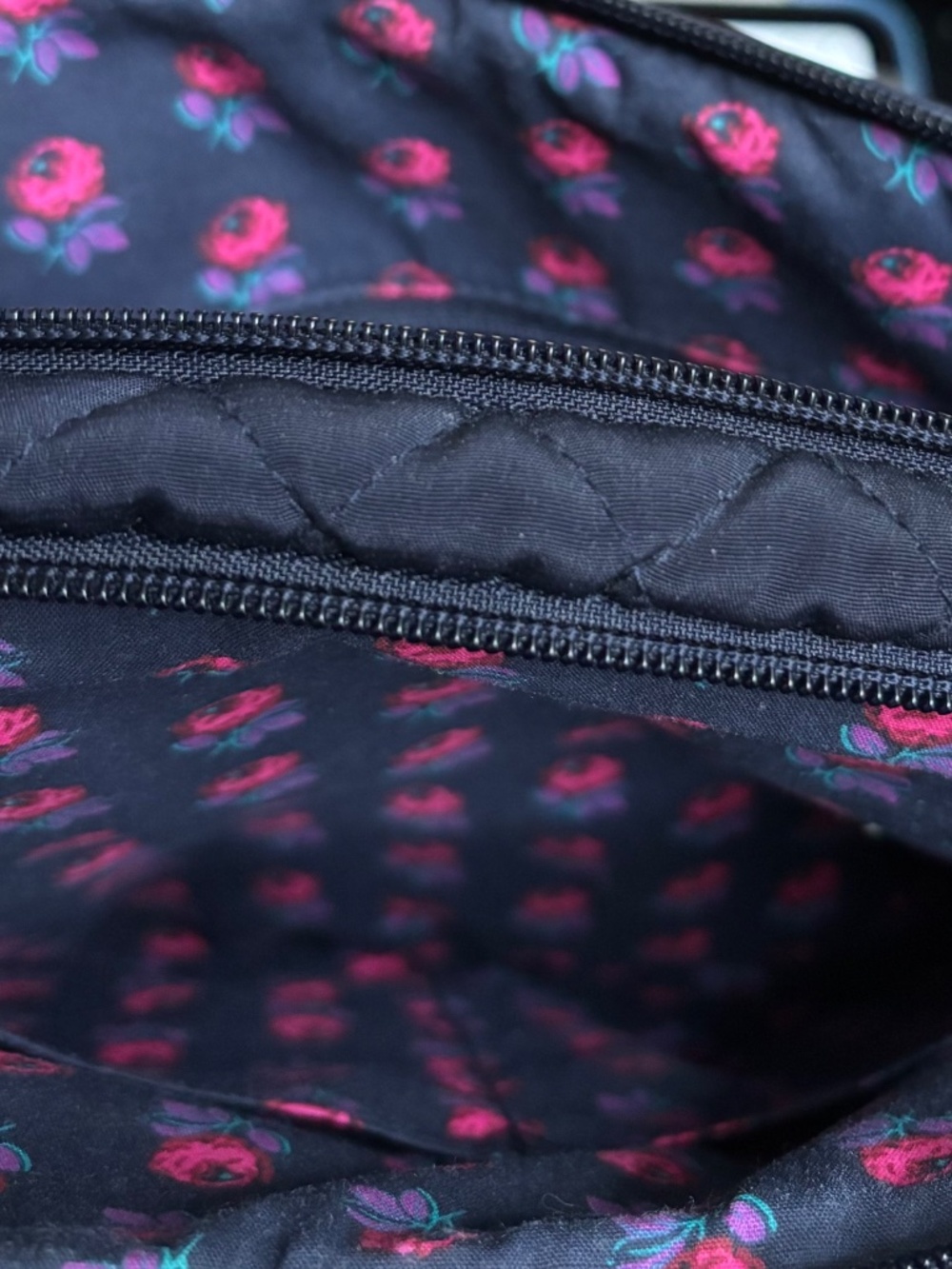 VERA BRADLEY TRIMMED TRAPEZE CROSSBODY Classic Navy - Picture 6 of 6